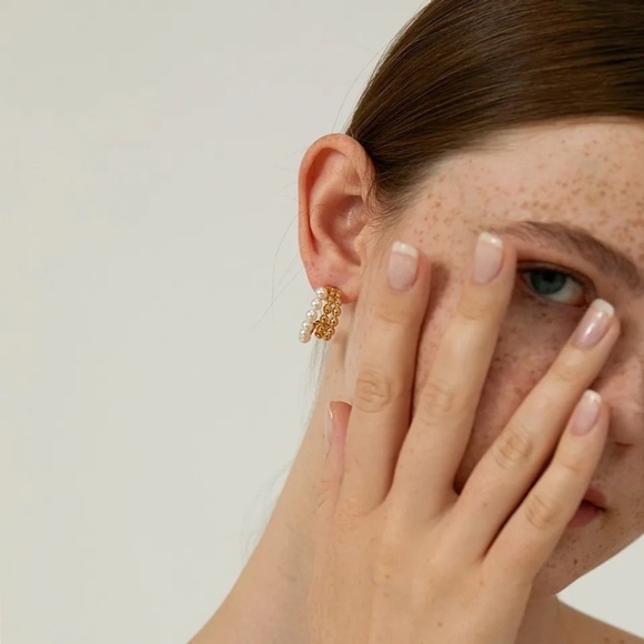 18k Gold Plated Bead Pearl Hoop Earrings - Picture 7 of 9